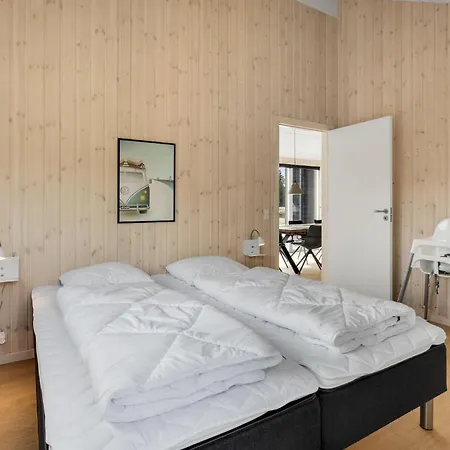 4 Bedroom Awesome In Vakantiehuis