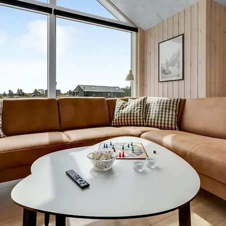 4 Bedroom Awesome In Vakantiehuis Romo