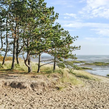4 Bedroom Awesome In Vakantiehuis Romo