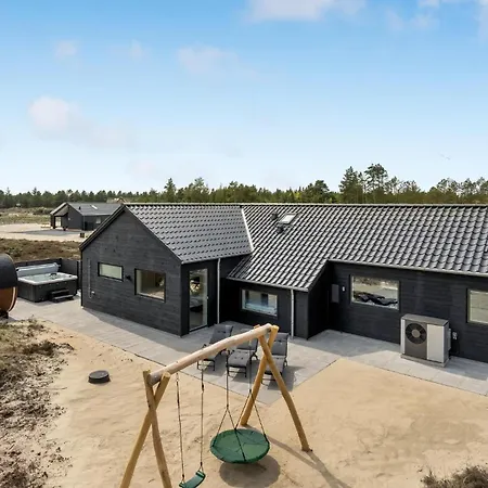 4 Bedroom Awesome In Romo