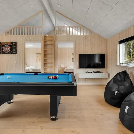 Feriehus 4 Bedroom Awesome In Romo *