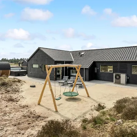 4 Bedroom Awesome In Vakantiehuis Romo